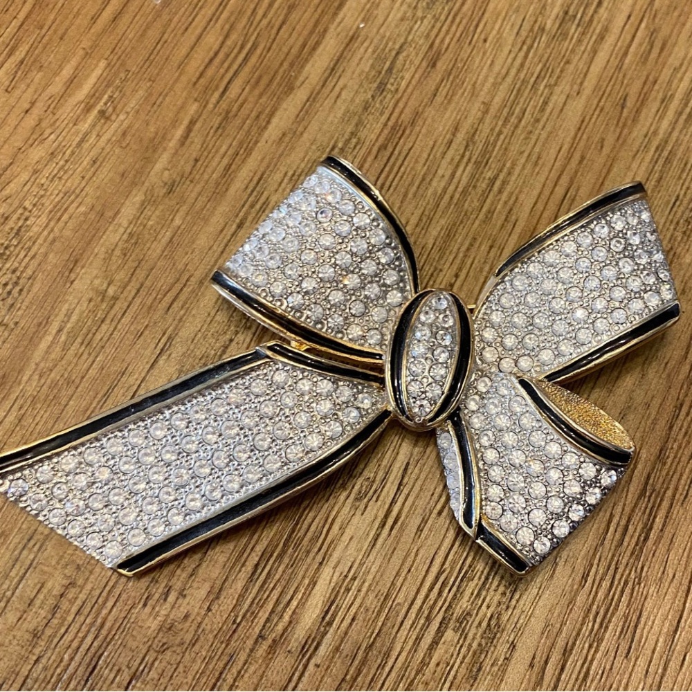 Signed Nat Landau Hyman N.L.H. Bow Brooch Gold Tone Rhinestones Black Enamel